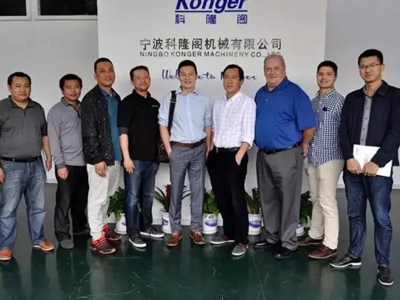 科隆阁与美国方团队合影